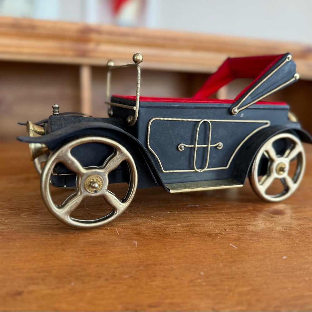 Vintage  60s "1918 Ford Car Bar Caddy “MUSICAL " HOW DRY I AM"